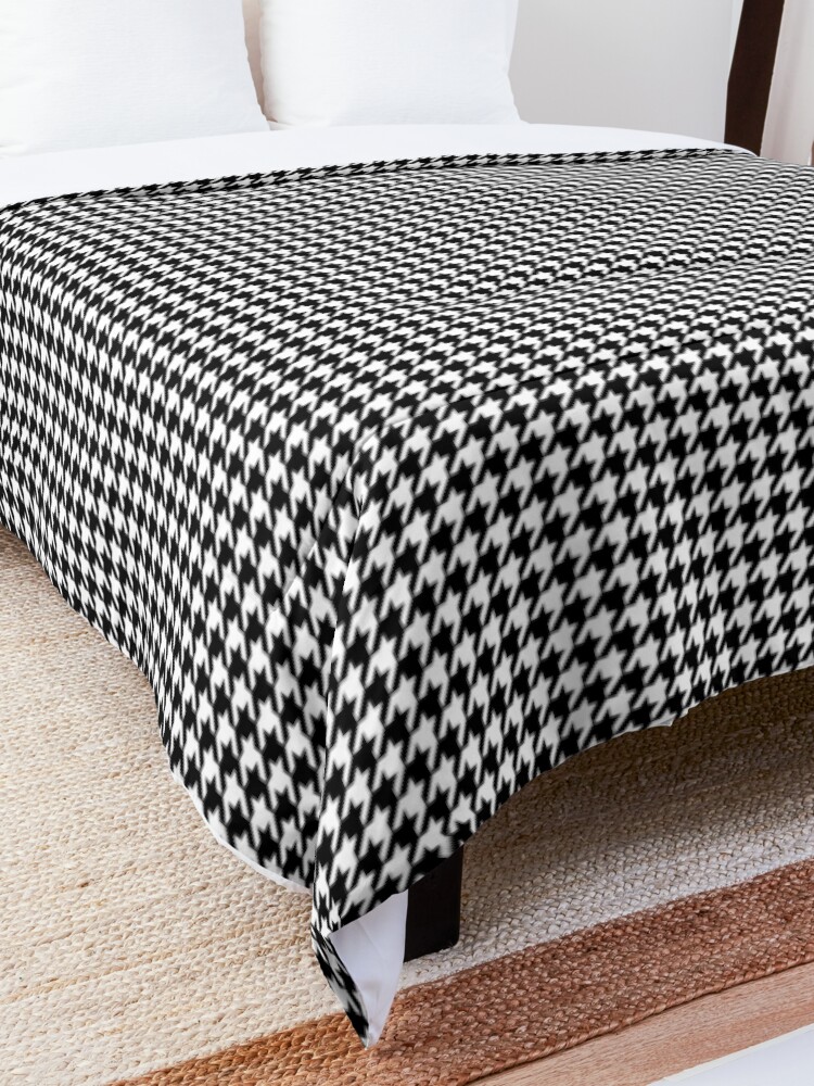 "Classic Vintage Black and White Houndstooth Pattern" Comforter by