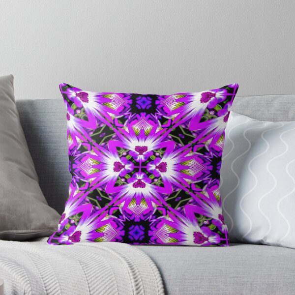 Artikelvorschau, Blumenmuster mit weißer Mitte entworfen und verkauft von Patternflower.