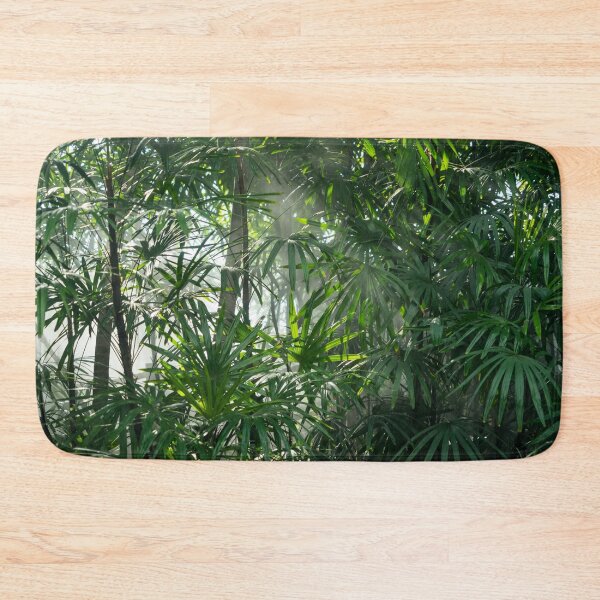 Artikelvorschau, Misty Green Jungle - Happy Palmy Forest Baden Bilder entworfen und verkauft von Georgia Mizuleva.