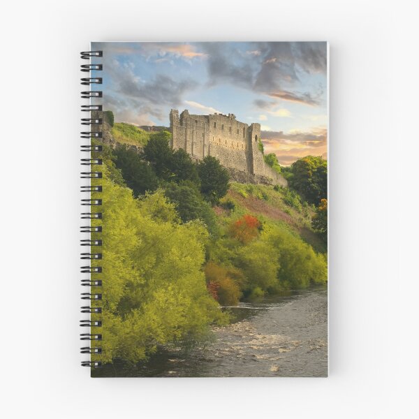 Artikelvorschau, Richmond Castle Yorkshire im Herbst entworfen und verkauft von Alisonchambers2.