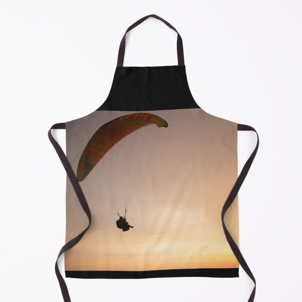 Item preview, Primer plano de parapente en tándem sobre el océano designed and sold by kall3bu.