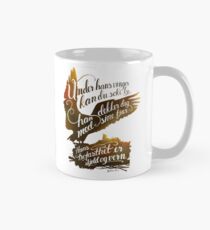 Under hans vinger Classic Mug