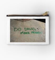 do drugs Studio Pouch