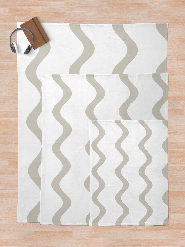 Aperçu 5 sur 6. Plaid avec l'œuvre Gray Tan White Rippled Horizontal Stripe Pattern Pairs Valspar 2023 COTY Villa Grey 6005-1B créée et vendue par ColorOfTheYears.