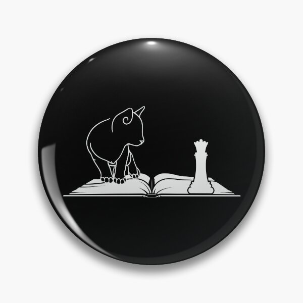 Artikelvorschau, Die Katze sitzt auf dem Buch und schaut die Schachkönigin an entworfen und verkauft von BelloniArtShop.