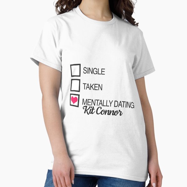Vista previa del artículo con la obra «Mentally dating Kit Connor Heart», diseñado y vendido por ManoTV.