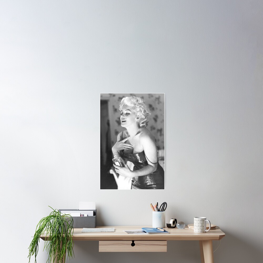 Marilyn Monroe Holy Water in Hand Classic Semi-Glossy Paper Poster sold ...