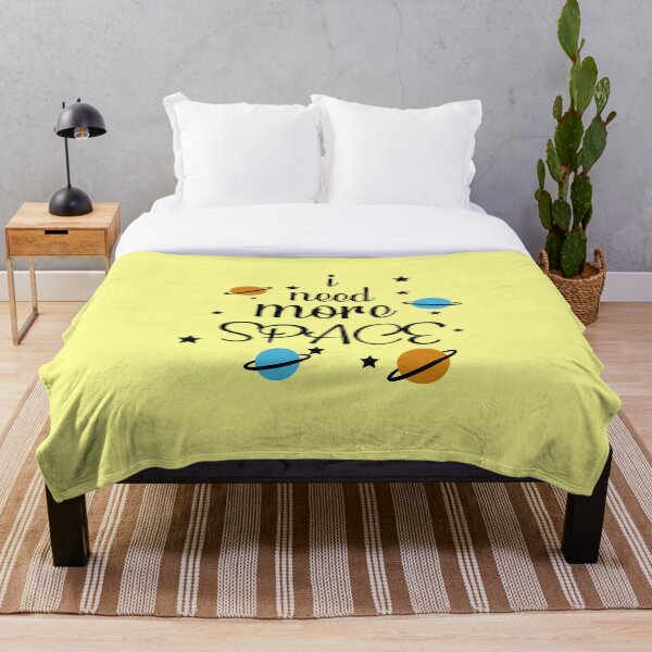 Aperçu de l'œuvre J'ai besoin de plus d'espace, conception de citations de typographie t-shirt lettrage créée et vendue par CreativeFrndz.