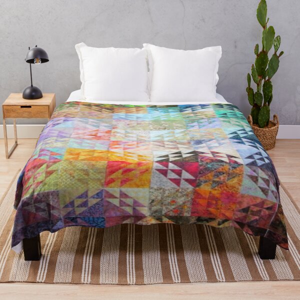 Aperçu de l'œuvre Patchwork mosaïque artistique de segments triangulaires formant un carré dans le style de l'Abstraction créée et vendue par ErisMerch.