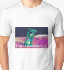 Time is running out - Fashwave - Fashion Unisex T-Shirt