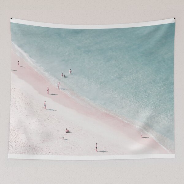 Aperçu de l'œuvre Amour de plage - Plage rose aérienne - Océan - Photographie de mer par Ingrid Beddoes créée et vendue par Ingrid Beddoes Photography.