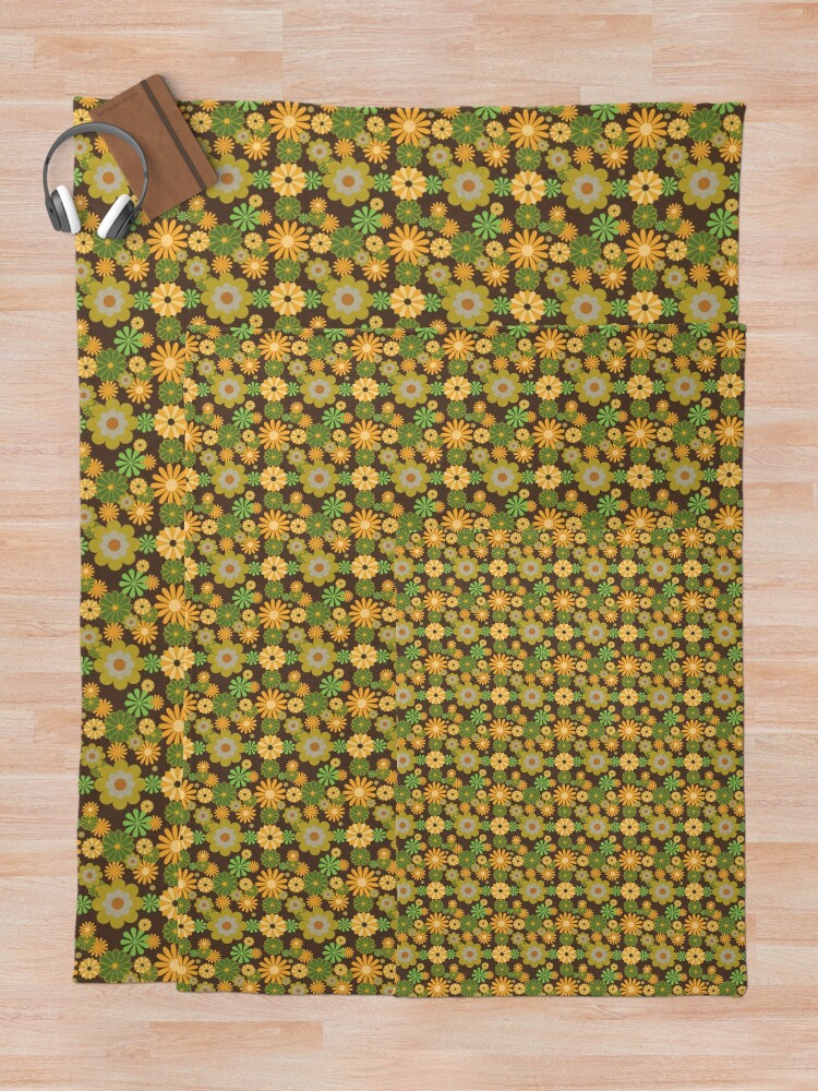 Imagen 5 de 6, Manta con la obra Patrón de estampado floral retro de los años 70, diseñada y vendida por MimsTees.