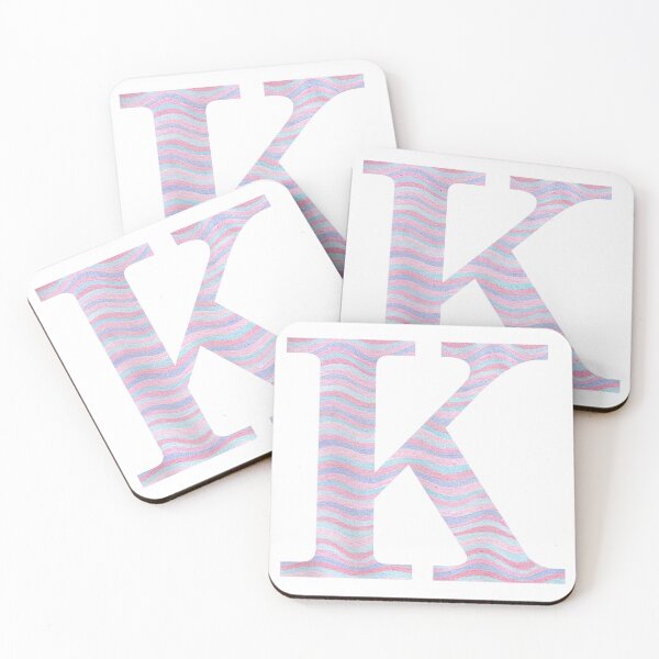 Artikelvorschau, Initiale K Rosenquarz und Serenity Pink Blau Wellenlinien entworfen und verkauft von theartofvikki.