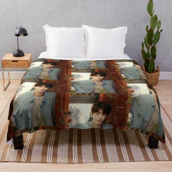 Item preview, Hu Tong-Lin Yi designed and sold by donny33shop.