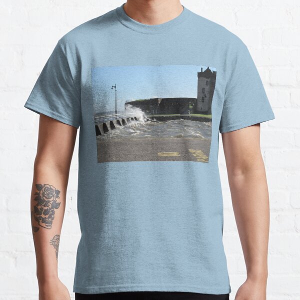 Windy day at Broughty Ferry Classic T-Shirt