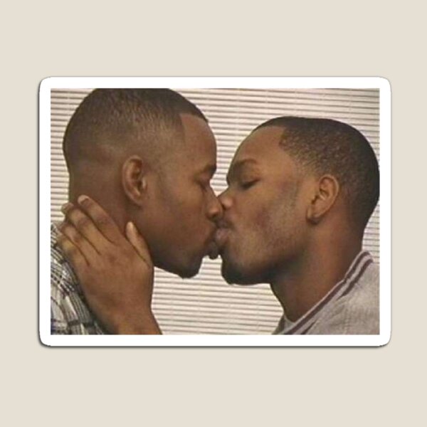 masculine gay men kissing