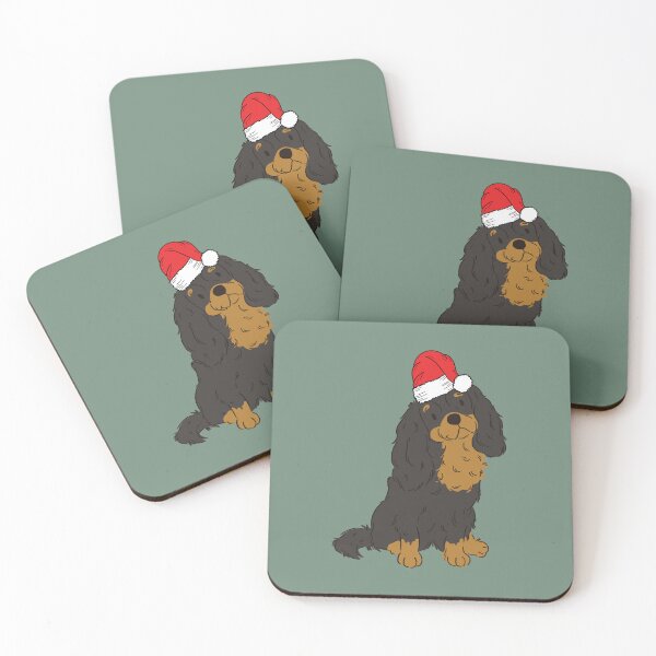 Aperçu de l'œuvre Black and Tan Cavalier King Charles Spaniel Christmas Santa Cavie Dog Holiday créée et vendue par thepawster.