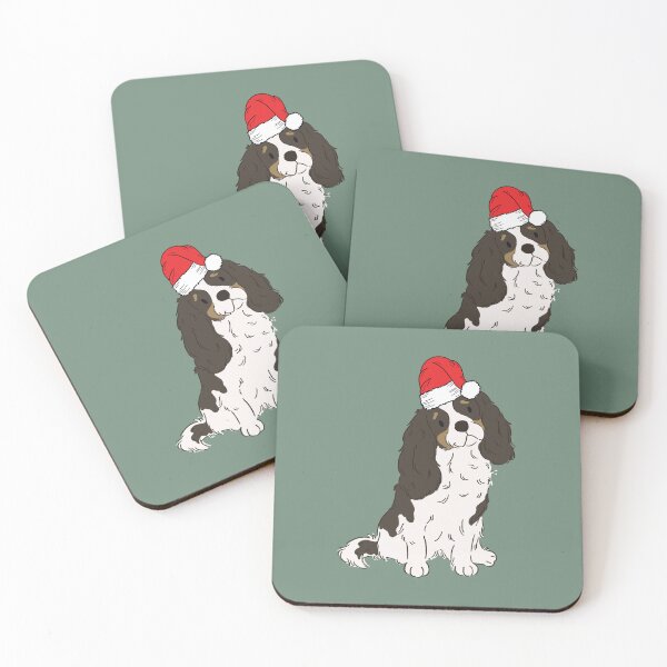 Aperçu de l'œuvre Tri Color Cavalier King Charles Spaniel Christmas Santa Cavie Dog Holiday créée et vendue par thepawster.