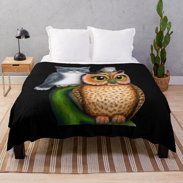 Artikelvorschau, Ein lustiger Haustierbesitzer mit Katze und Eule entworfen und verkauft von ImagesDesigns.