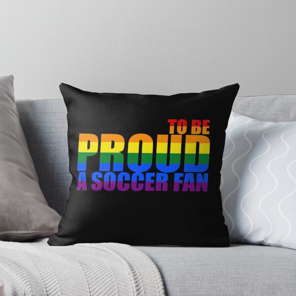 Aperçu de l'œuvre Fier d'être un fan de football créée et vendue par MimsTees.