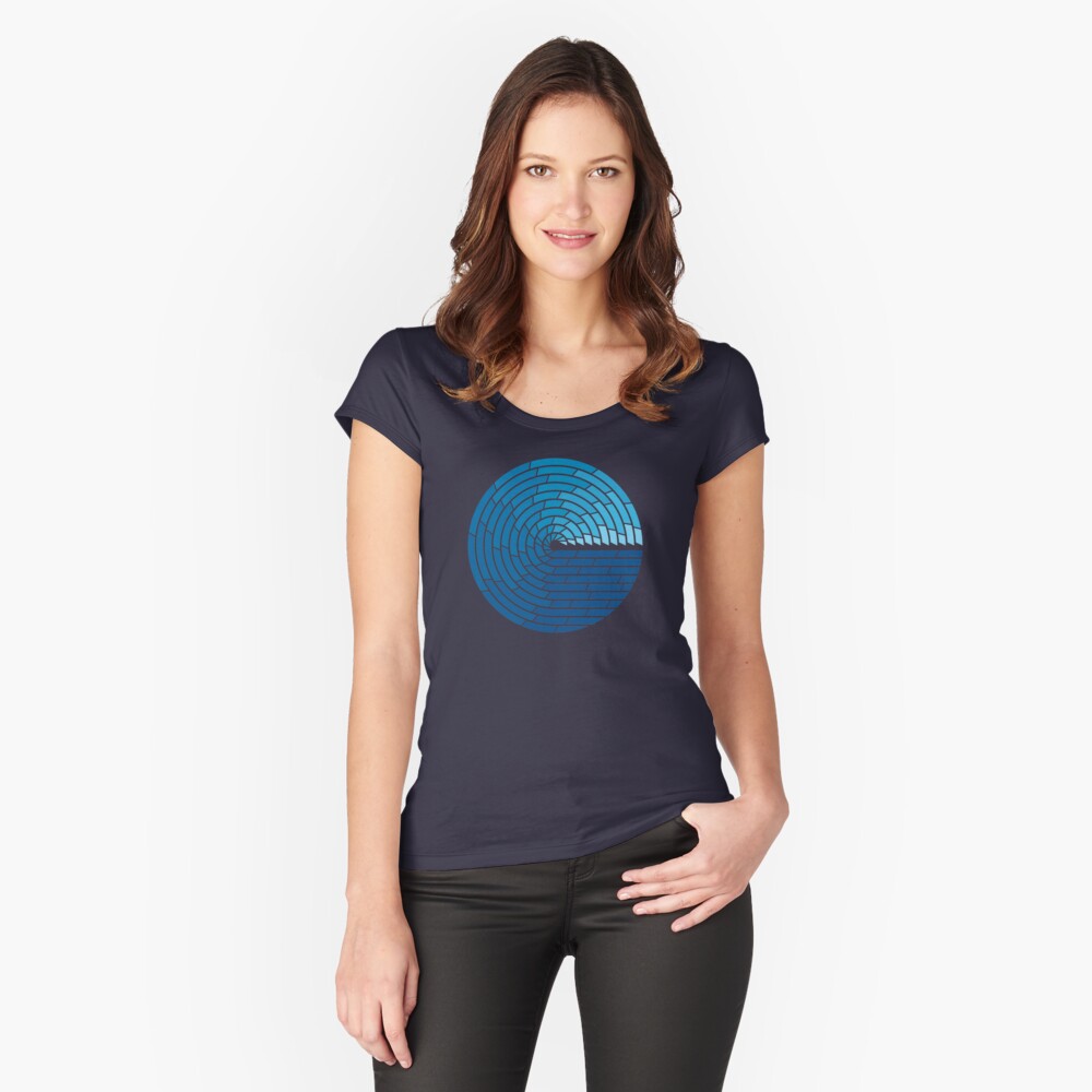 Aperçu de l'œuvre T-shirt échancré créée et vendue par thepapercrane.