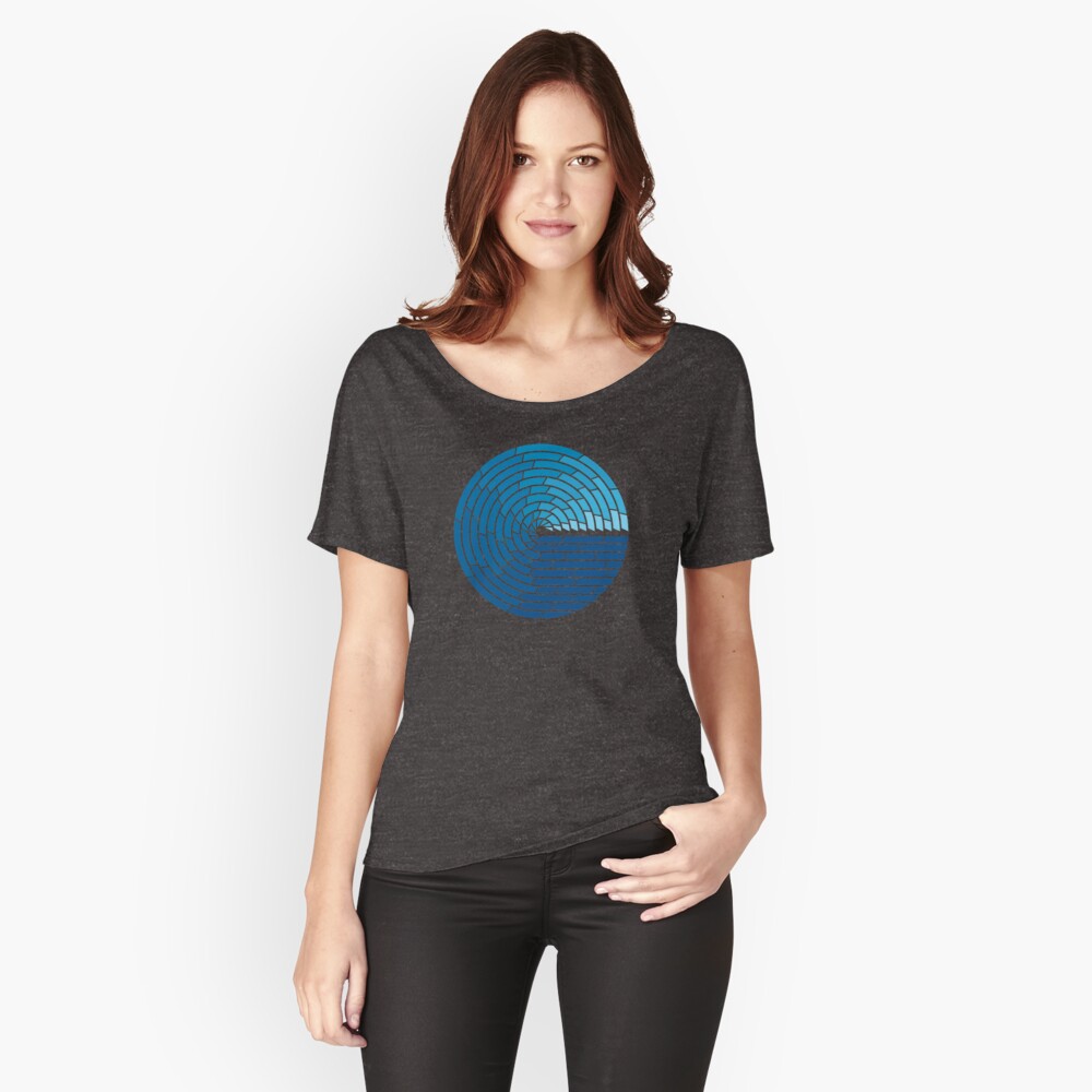 Aperçu de l'œuvre T-shirt coupe relax créée et vendue par thepapercrane.