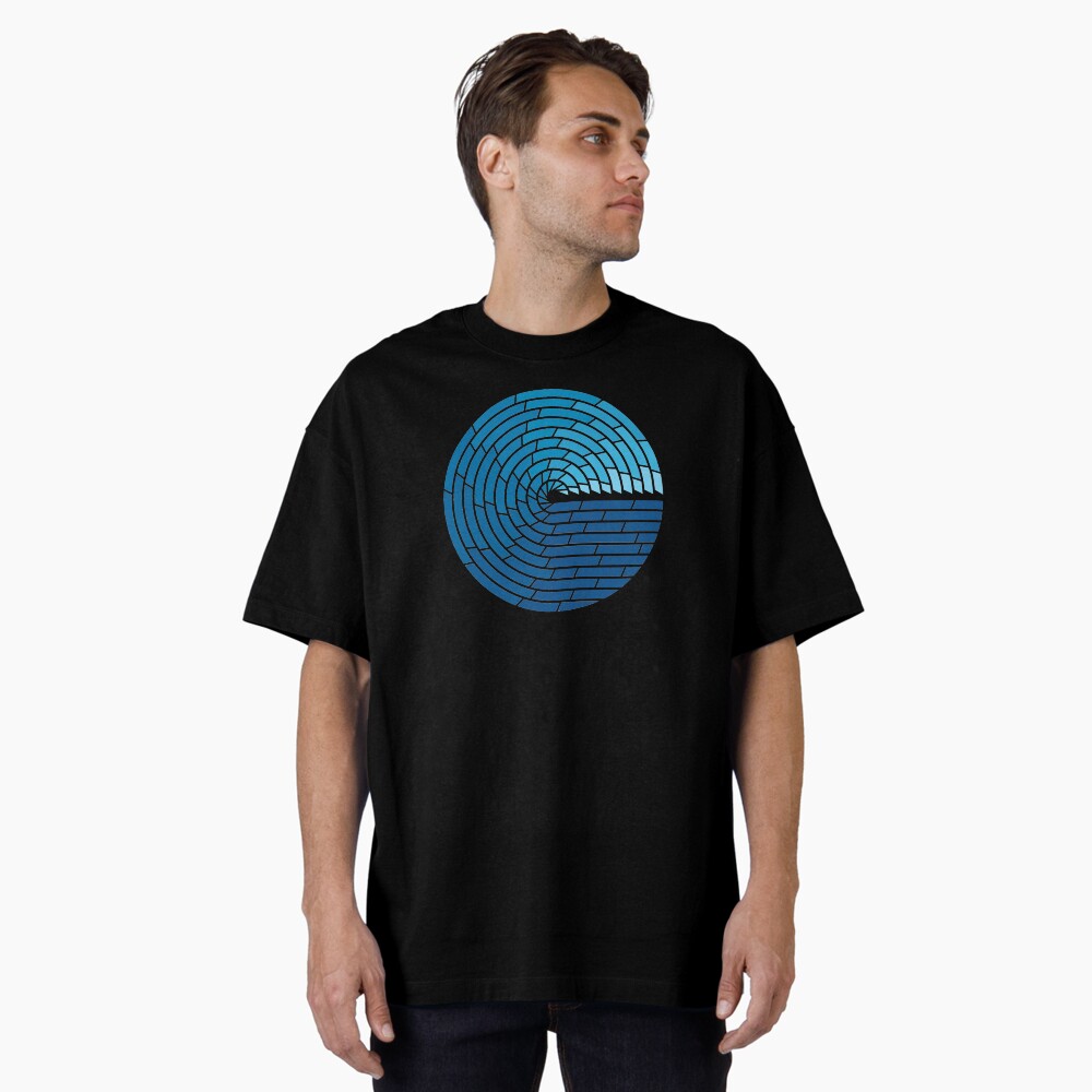 Aperçu de l'œuvre T-shirt oversize créée et vendue par thepapercrane.