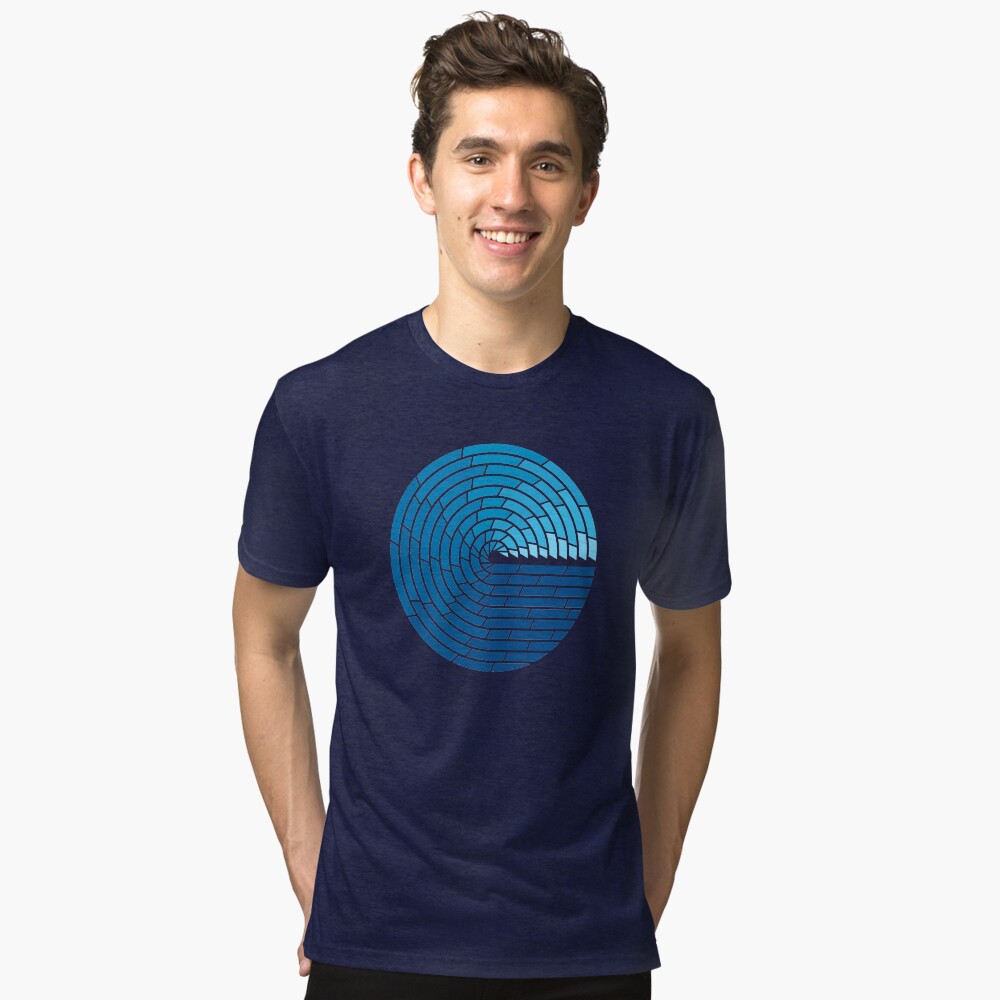 Aperçu de l'œuvre T-shirt chiné créée et vendue par thepapercrane.