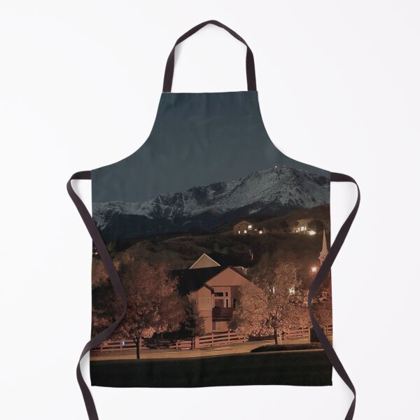Artikelvorschau, Pikes Peak im Mondlicht mit Herbstfarben entworfen und verkauft von CarefulCaptures.