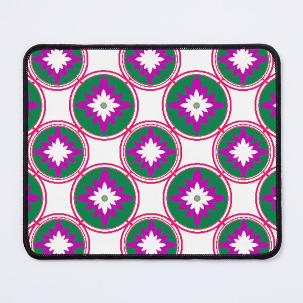 Artikelvorschau, Florales Vintage-Patchwork entworfen und verkauft von Sasidenidesign.