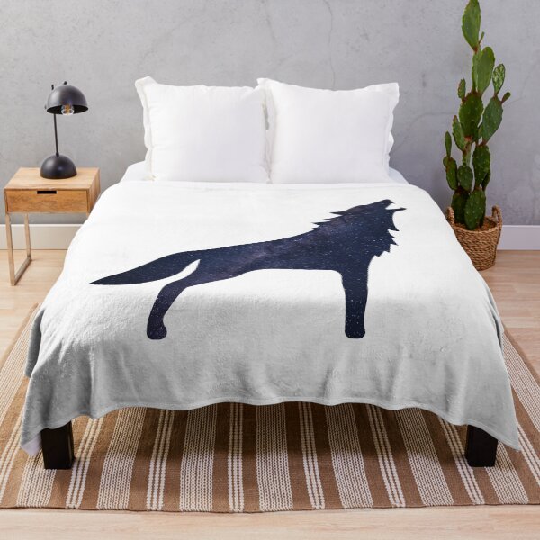 Aperçu de l'œuvre Voie lactée rougeoyante sur le loup du ciel sombre | Loup mignon créée et vendue par BopleDesigns.