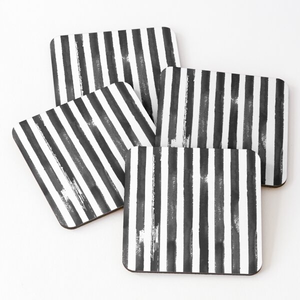 Aperçu de l'œuvre Haut à rayures verticales noir et blanc - motif de lignes verticales créée et vendue par Gummy Bear Gift Shop.