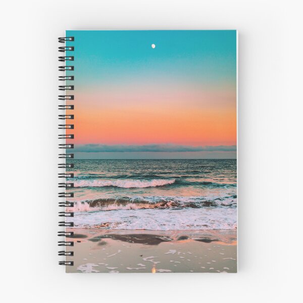 Aperçu de l'œuvre Vagues de lune à Bradley Beach. Ciel orange créée et vendue par PureCanvas.