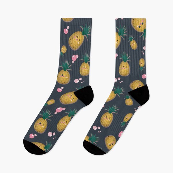 Aperçu de l'œuvre Kawaii Ananas & Rose Bubbles Seamless Pattern sur Dark créée et vendue par Latoblooms.