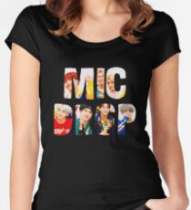 Camiseta entallada de cuello ancho BTS Bangtan Mic Drop