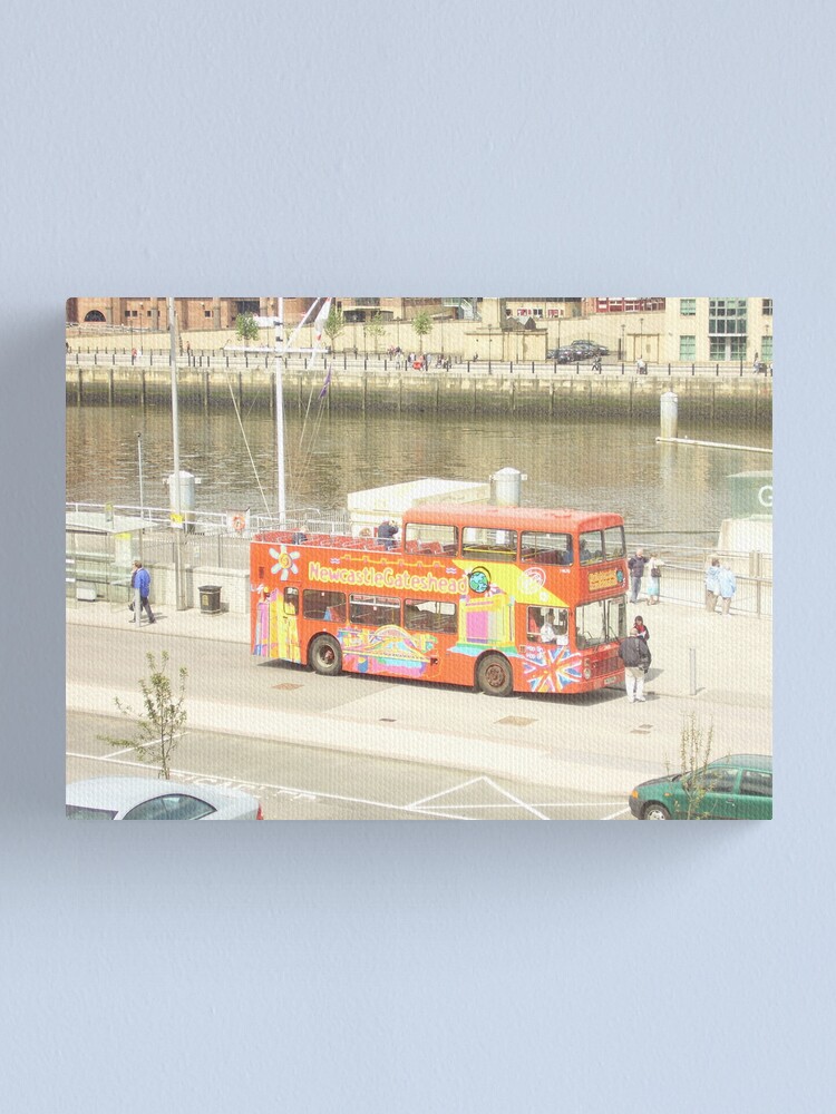 Imagen 1 de 3, Lienzo con la obra Tour Bus, diseñada y vendida por eric1.