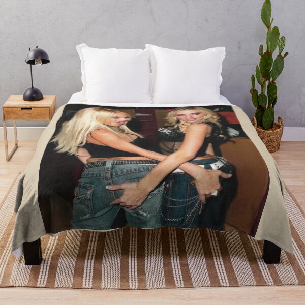 Vista previa del artículo con la obra «estética y2k», diseñado y vendido por spoiledbratz.