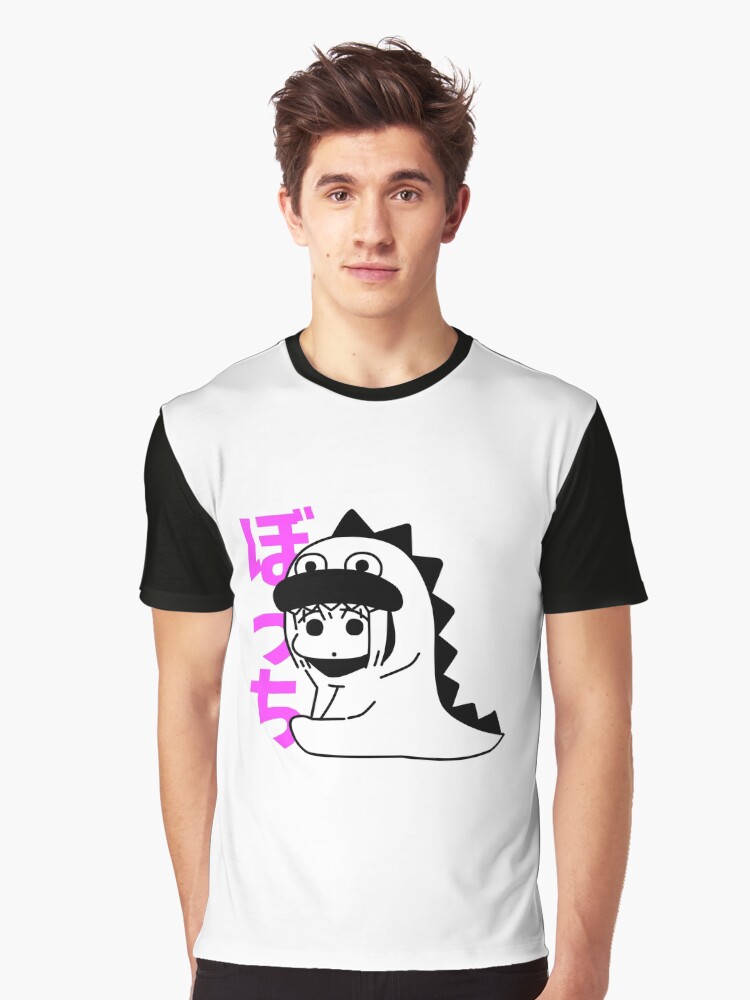 Aperçu 1 sur 5. T-shirt graphique avec l'œuvre Mignon Hitori gotou avec texte japonais créée et vendue par Semzig.