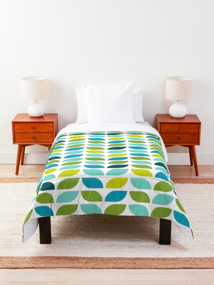 Alternate view of Geometric Pattern: Leaf: Spring Comforter
