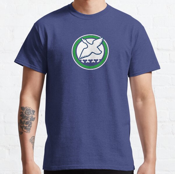 Birds fly high Classic T-Shirt