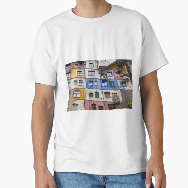 Hundertwasserhaus in Vienna Classic T-Shirt