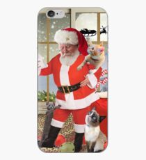 Vinilo o funda para iPhone Los gatos miran mientras Santa mira su lista traviesa o agradable