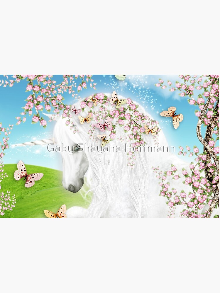 Dreamy Unicorn by shayanahoffmann