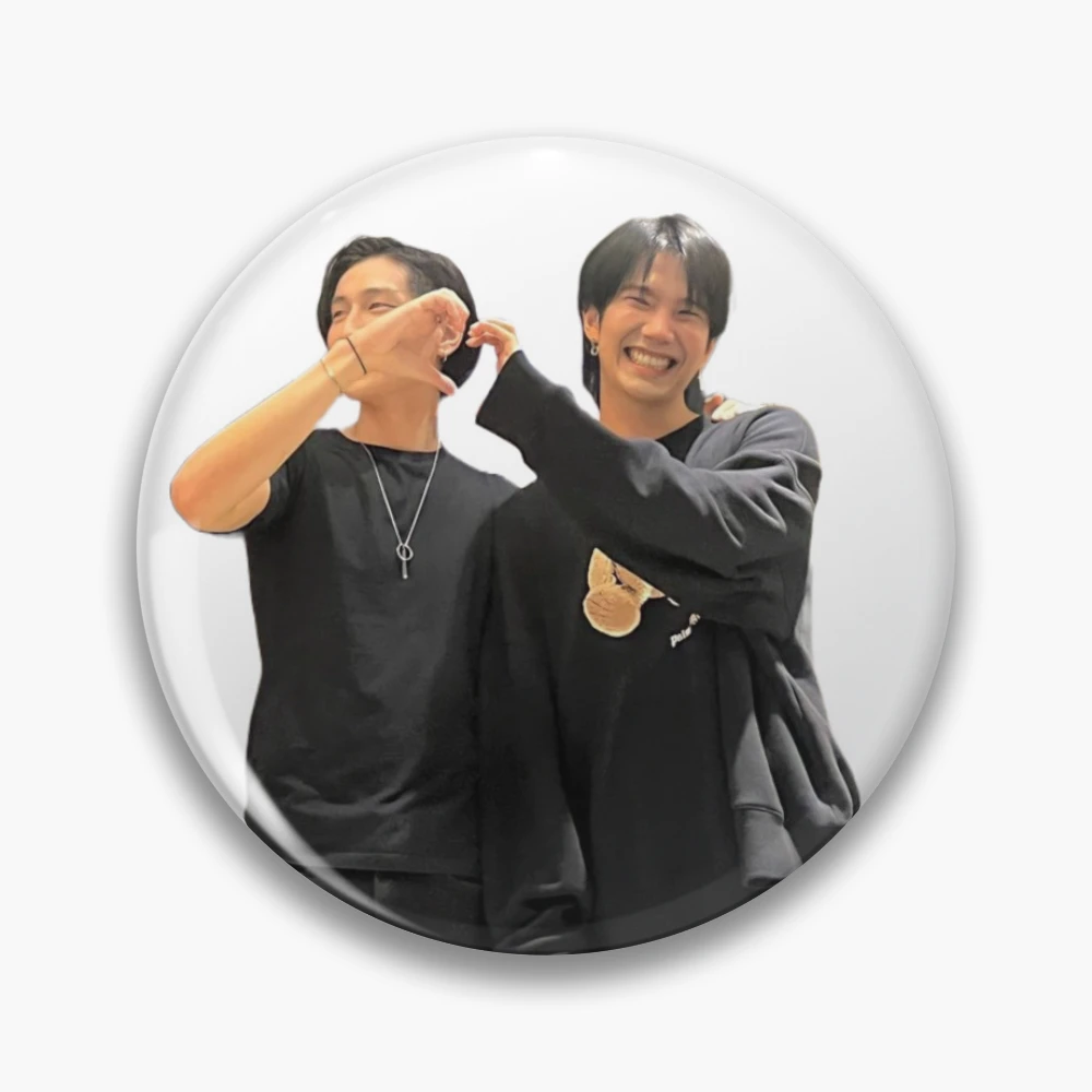 ur,pin_large_front,square,