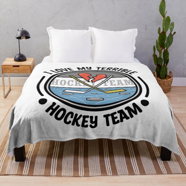Item preview, Amo a mi terrible equipo de hockey Diseño redondo con texto negro designed and sold by bolkibox.