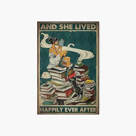 Aperçu de l'œuvre Livre de lecture fille et chat, elle a vécu heureusement idée de cadeau de thé pour les amoureux des chats Poster créée et vendue par gold61.
