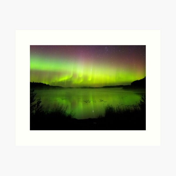 Aperçu de l'œuvre Aurores boréales sur un lac à Nevis, Minnesota créée et vendue par Debbie Center.