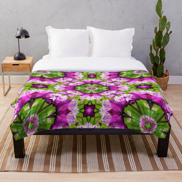 Artikelvorschau, Lila Tulpenmuster entworfen und verkauft von Patternflower.