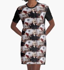 Bernadette Chirac - l'écharpe Graphic T-Shirt Dress