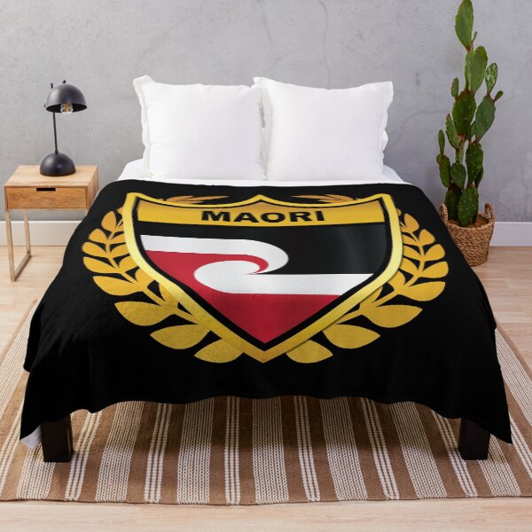 Aperçu de l'œuvre Maori Gold Shield Flag créée et vendue par RahallusNtx.
